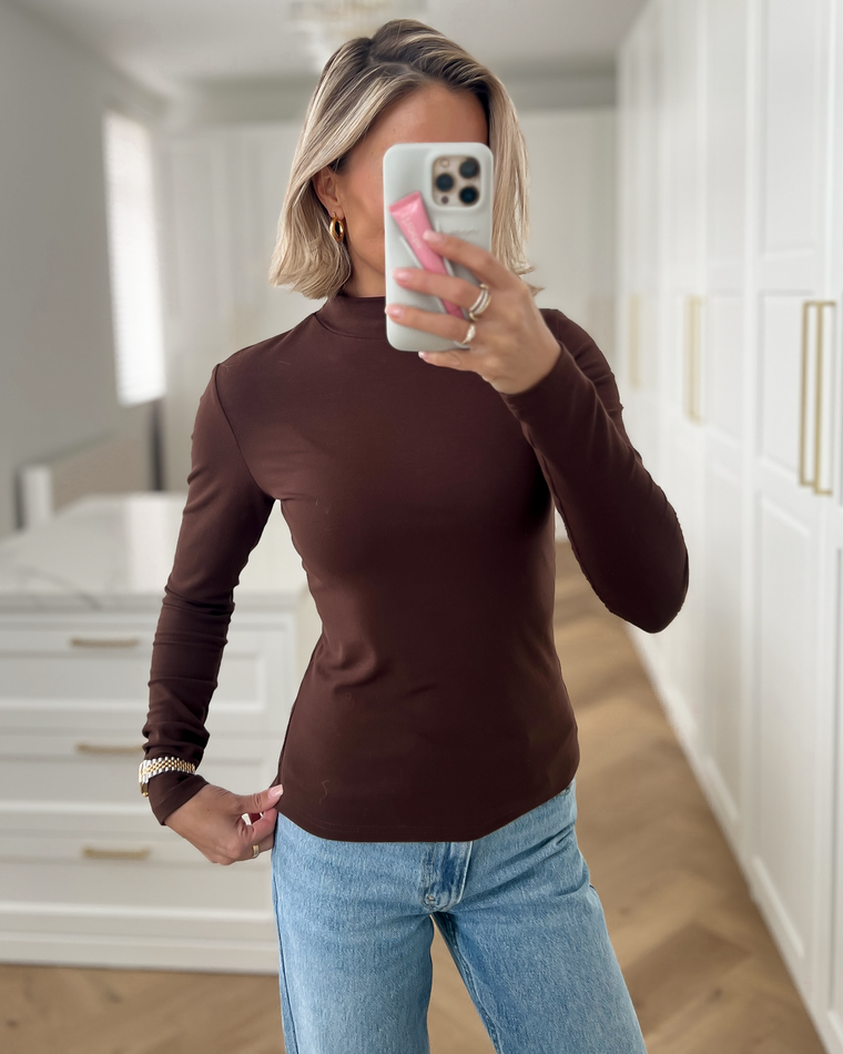 KIM - Turtleneck Long Sleeve Top in Brown