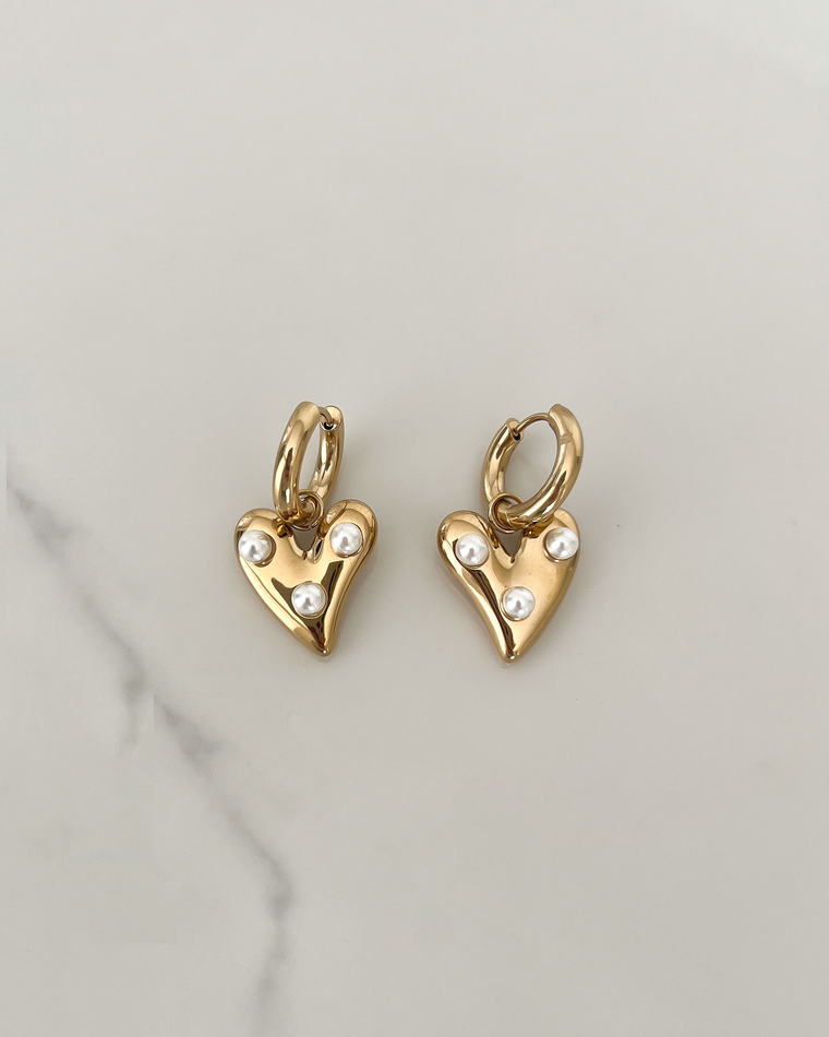 Heart & Pearls Earrings in Gold