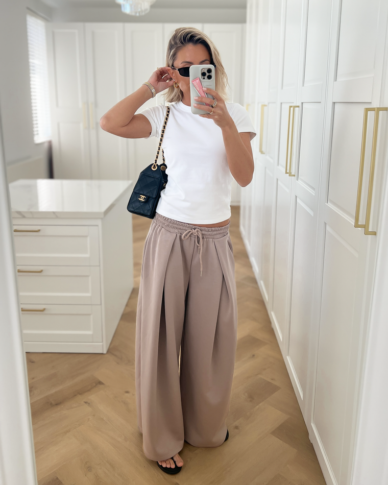 BILLIE - Oversized Pleated Joggers in Taupe