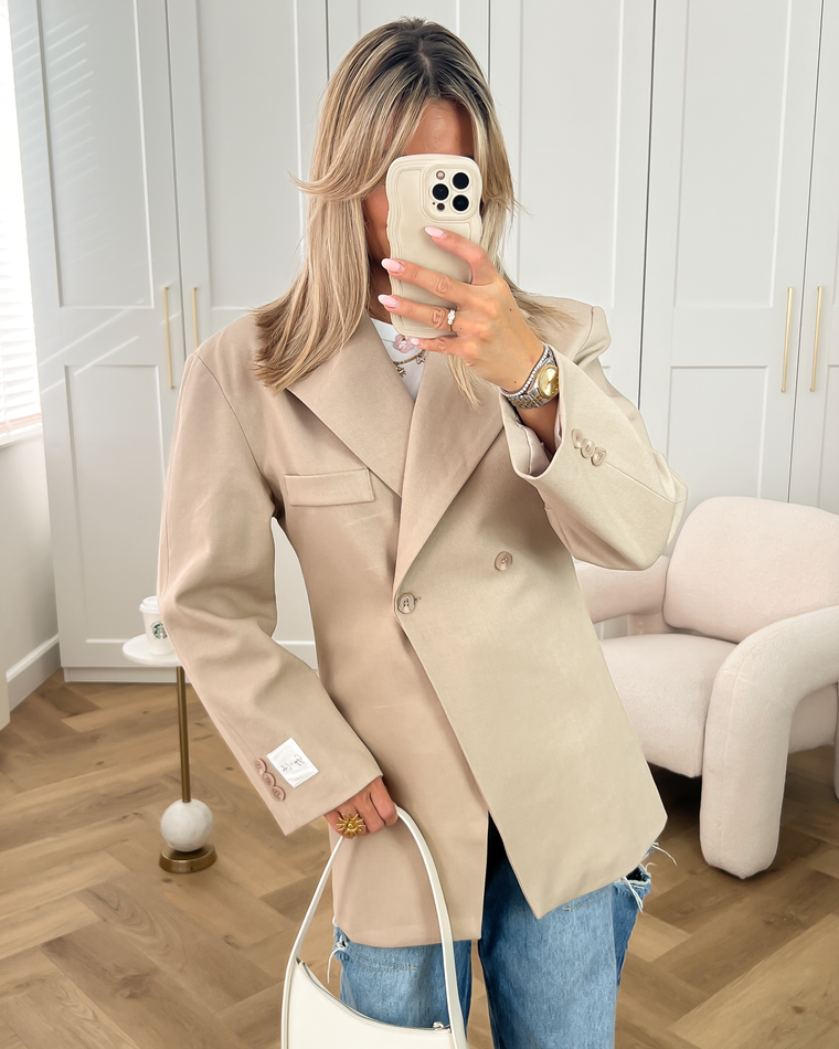 Gigi + Loulou - Cinched Blazer in Beige