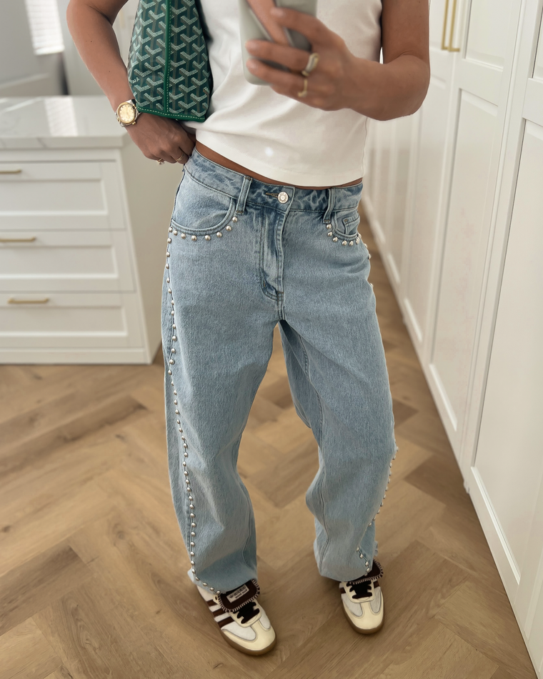 AUBREY - Studded Barrel Jeans in Washed Blue