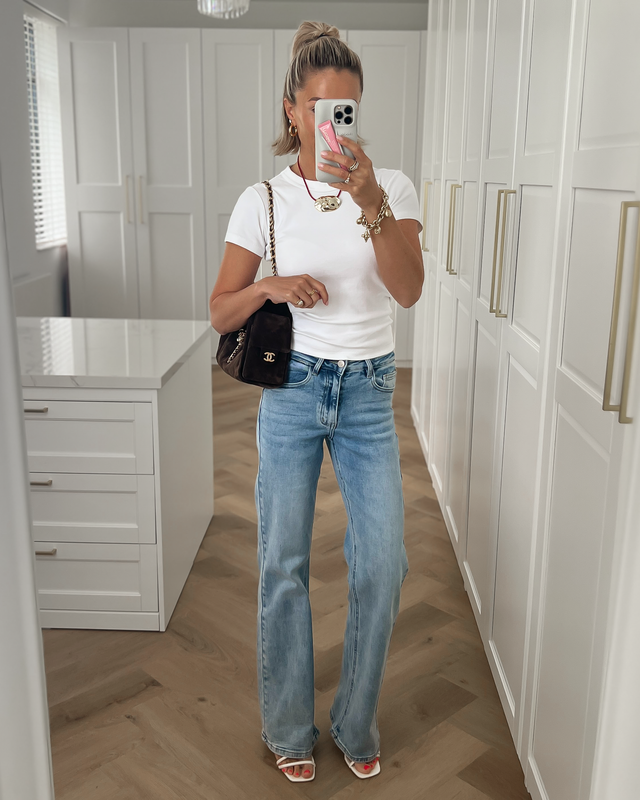 CHLOE - Flare Jeans in Midwash Blue