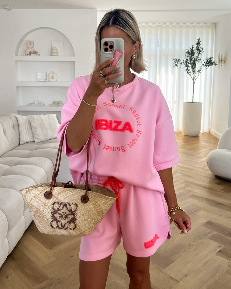 IBIZA - Super Soft Sweater Top and Shorts Set in Pink