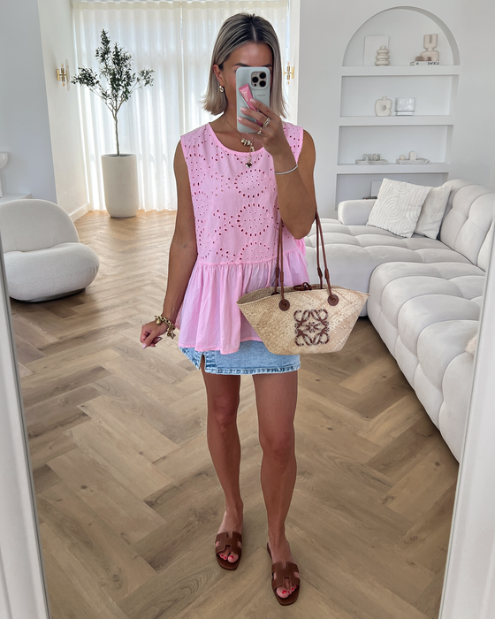 DAISY - Embroidery Top in Light Pink