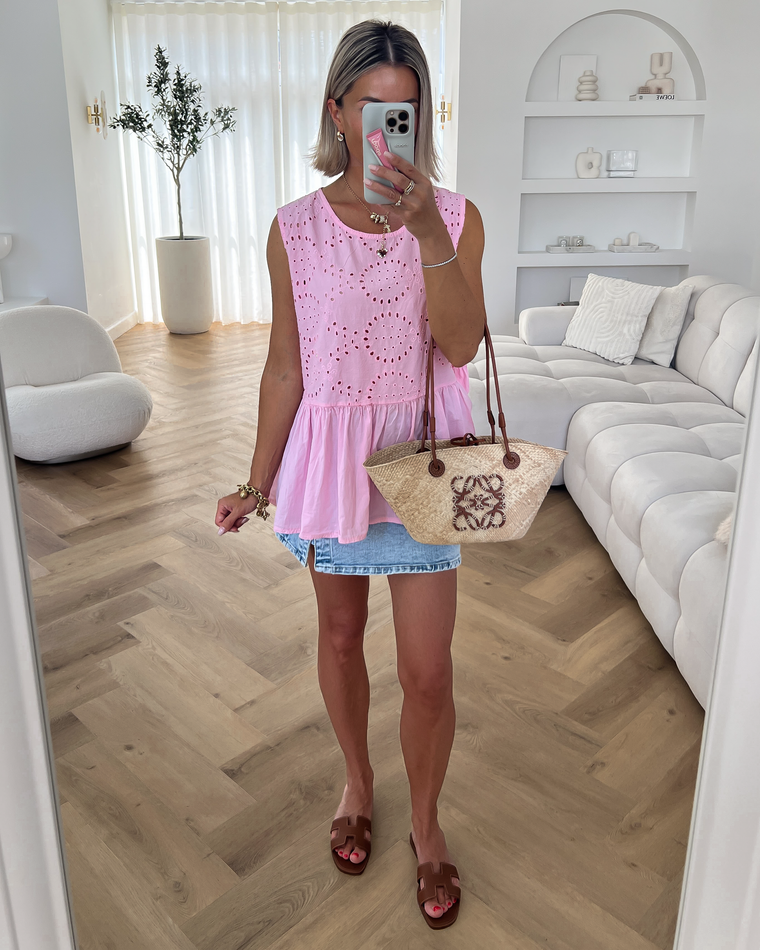 DAISY - Embroidery Top in Light Pink