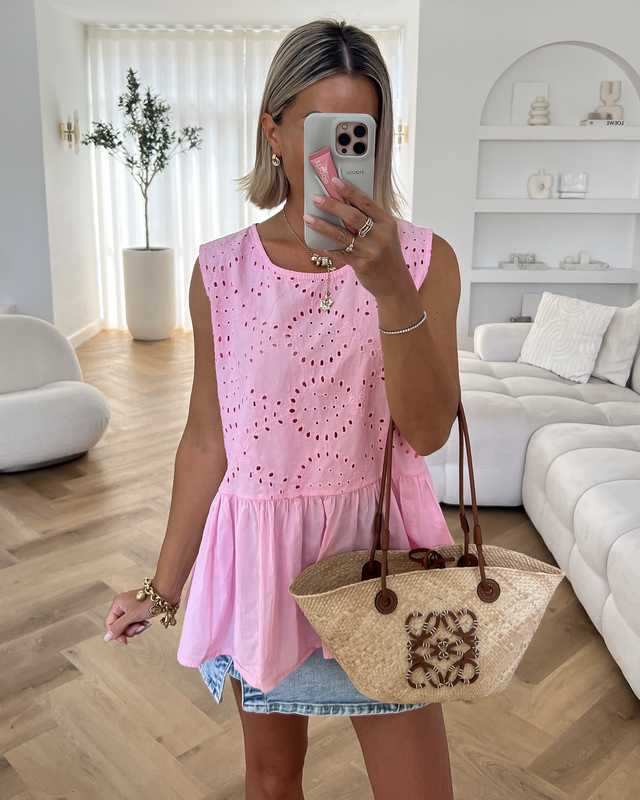 DAISY - Embroidery Top in Light Pink