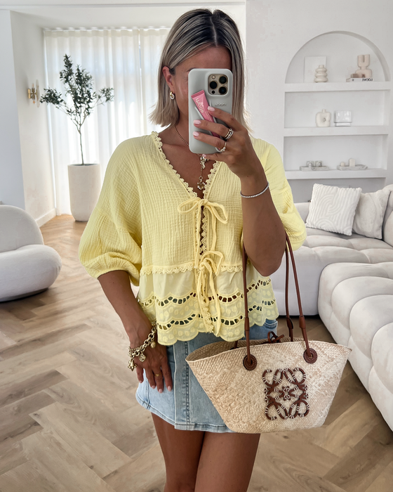 FAY - Embroidery Top in Butter Yellow