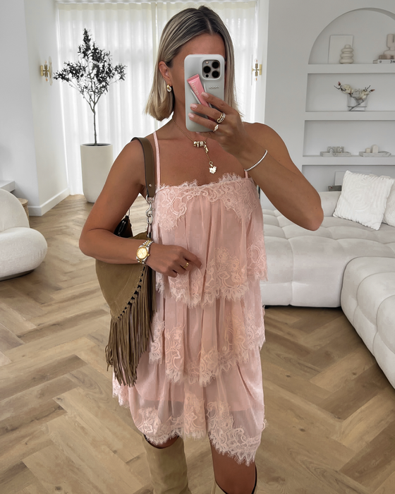BISOUS - Lace Dress in Light Pink