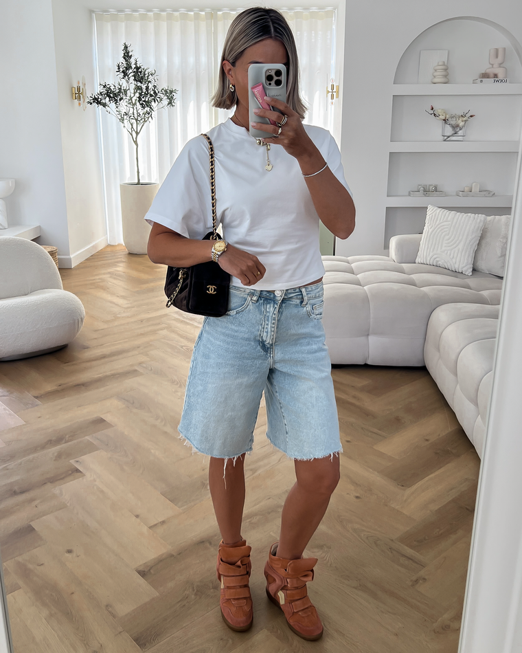 ABIGAIL - Ripped Denim Shorts in Washed Blue