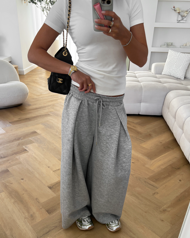 BILLIE - Oversized Pleated Joggers in Heather Grey