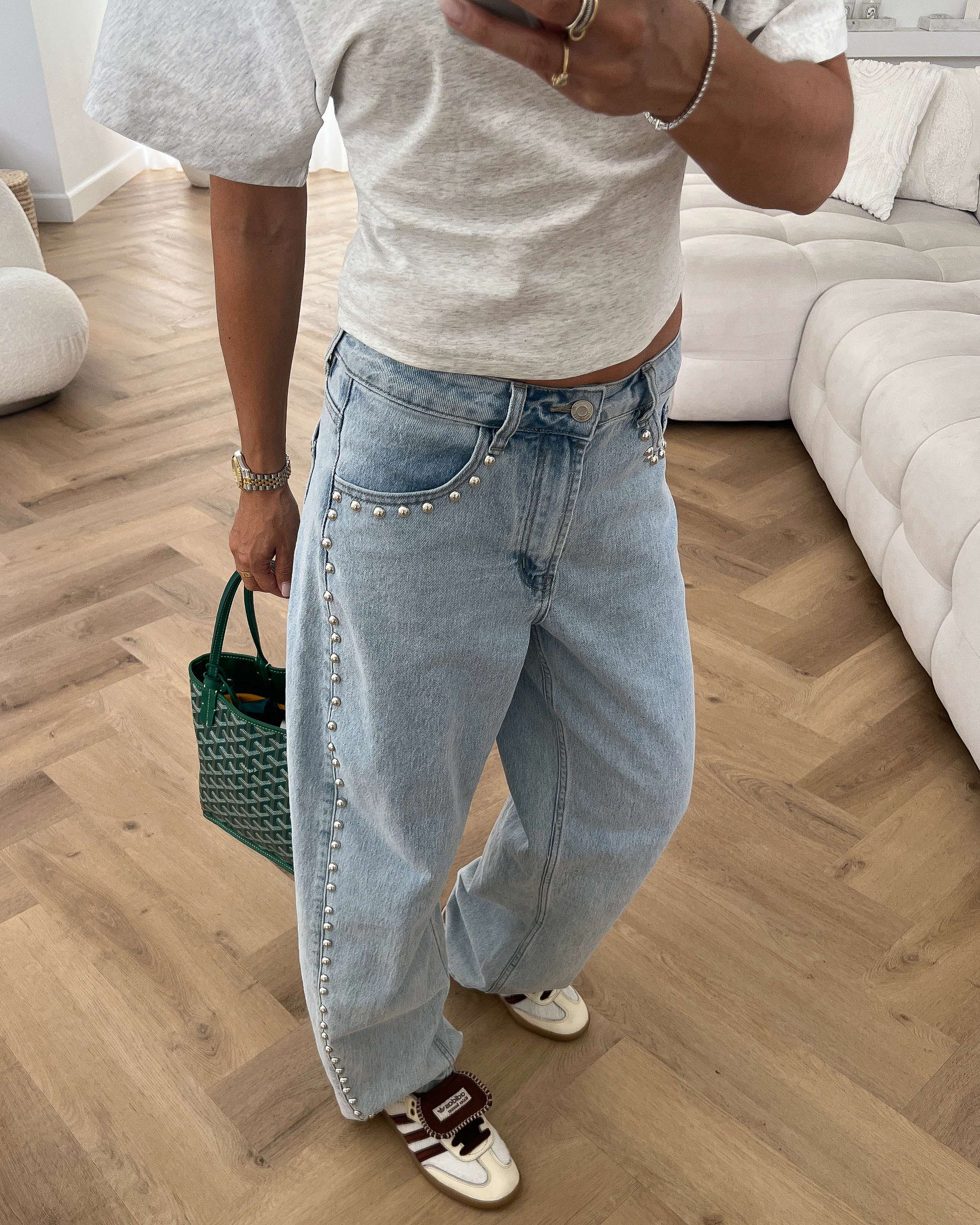 AUBREY - Studded Barrel Jeans in Washed Blue