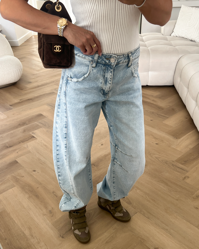 FRANKIE - Barrel Jeans in Vintage Blue