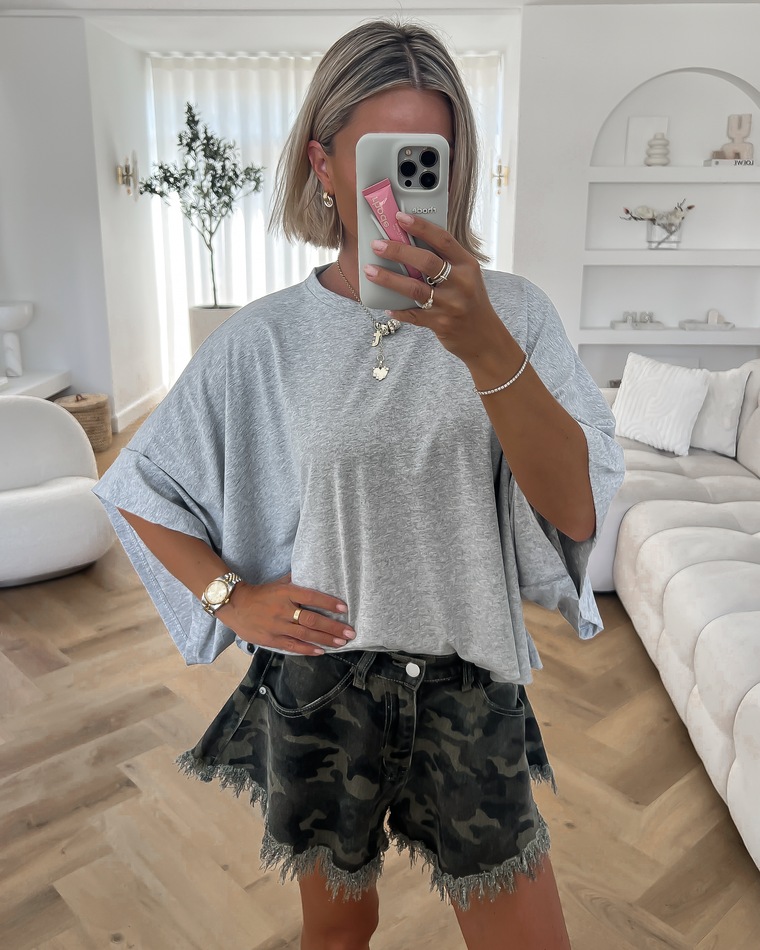 VERA - Batwing Tee in Light Grey