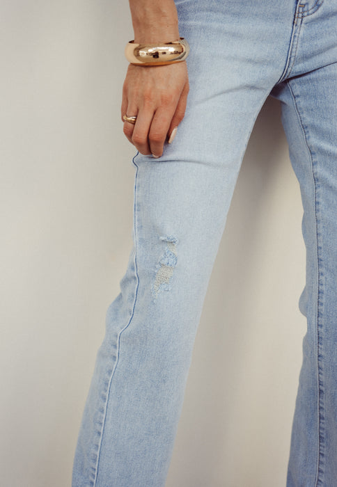 BOBBI - Cut Off Wide Leg Jeans in Washed Blue