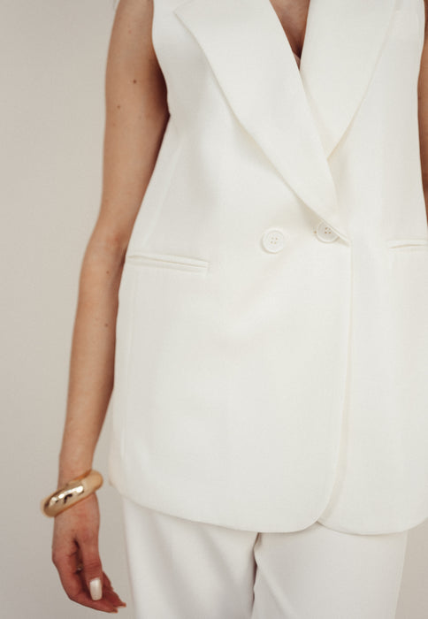 DELPHI - Long Waistcoat in White