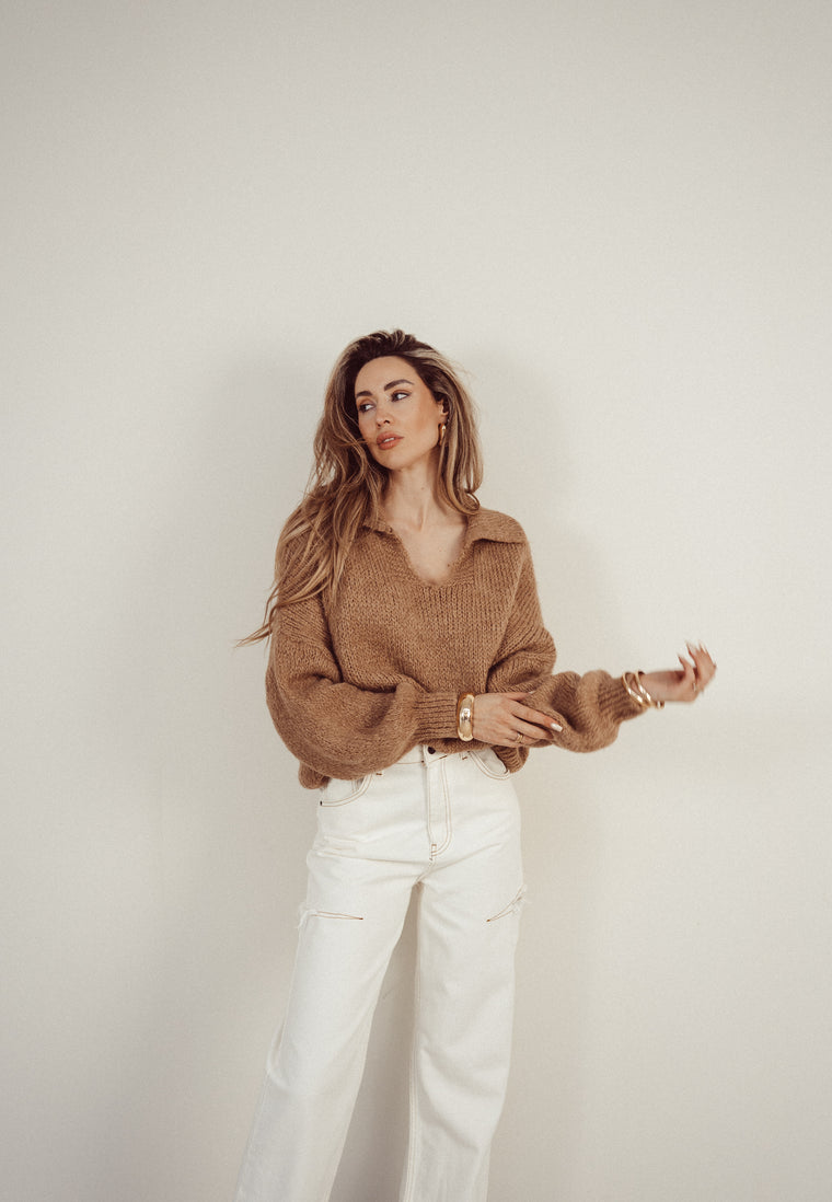 KEIRA - Knitted Polo Sweater in Camel