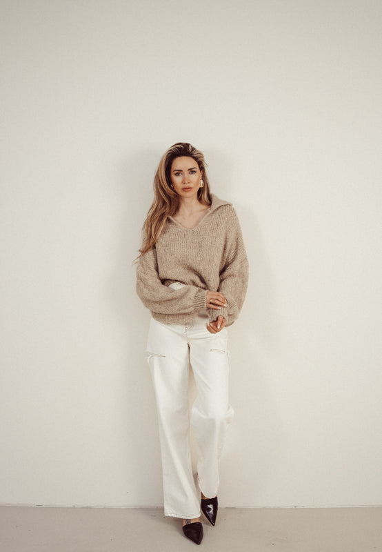 KEIRA - Knitted Polo Sweater in Beige