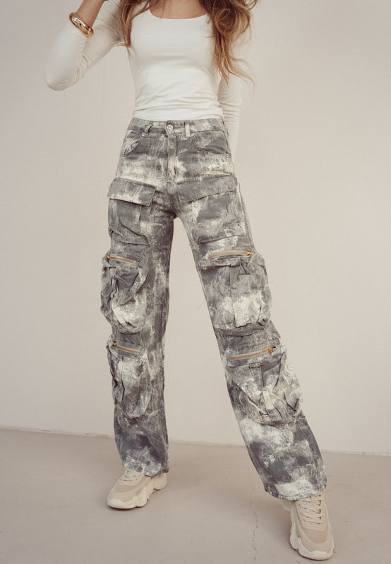 LOLA - Cargo Jeans in Washed Camo Green