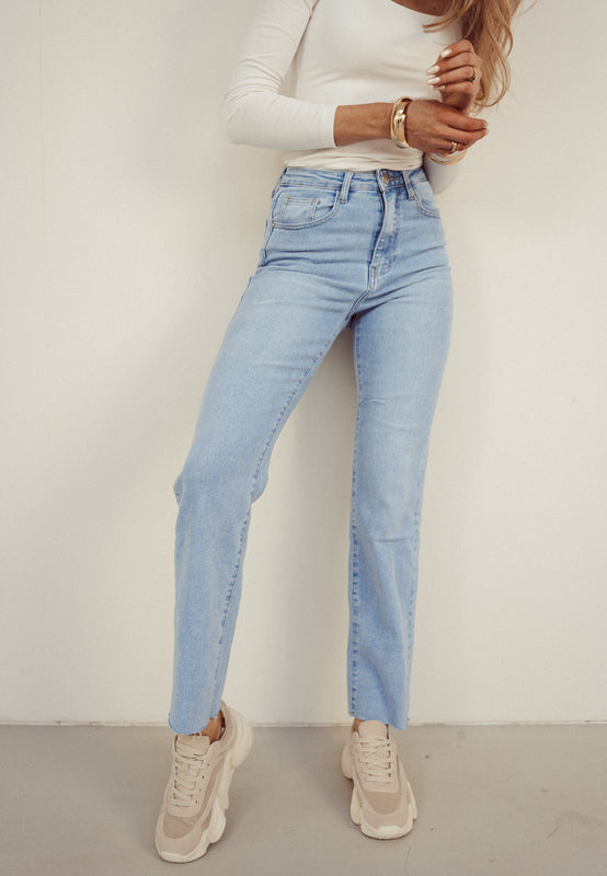 JAMIE - Cut Off Straight Jeans in Blue