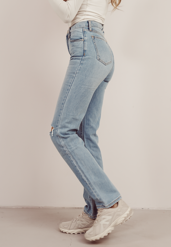 KENDALL - Distressed Jeans in Washed Blue
