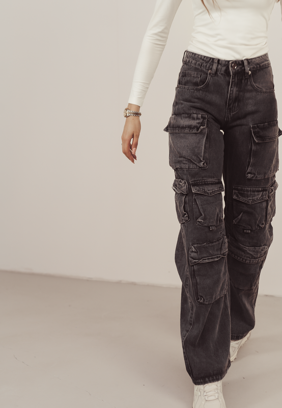 KENDRA - Cargo Jeans in Washed Black