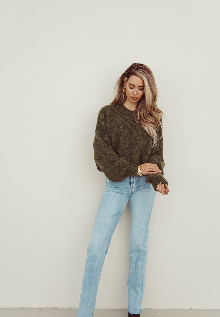 LOVELY - Oversized Knitted Sweater in Army Green