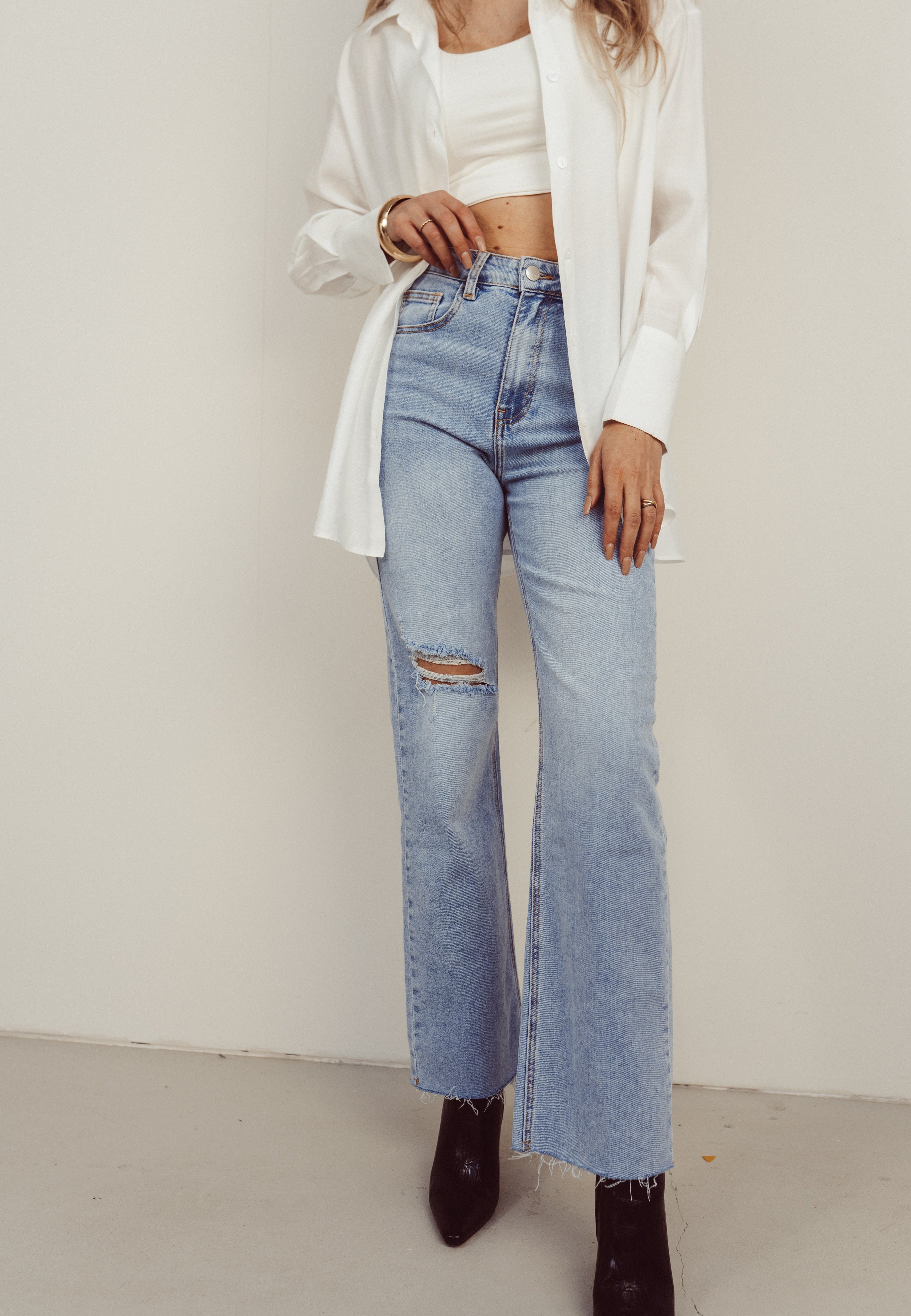 LESTER - Ripped Cut Off Wide Leg Jeans in Blue